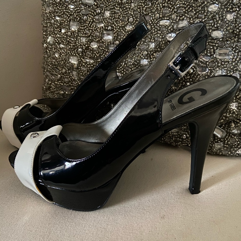 GUESS - Picture 3 of 3